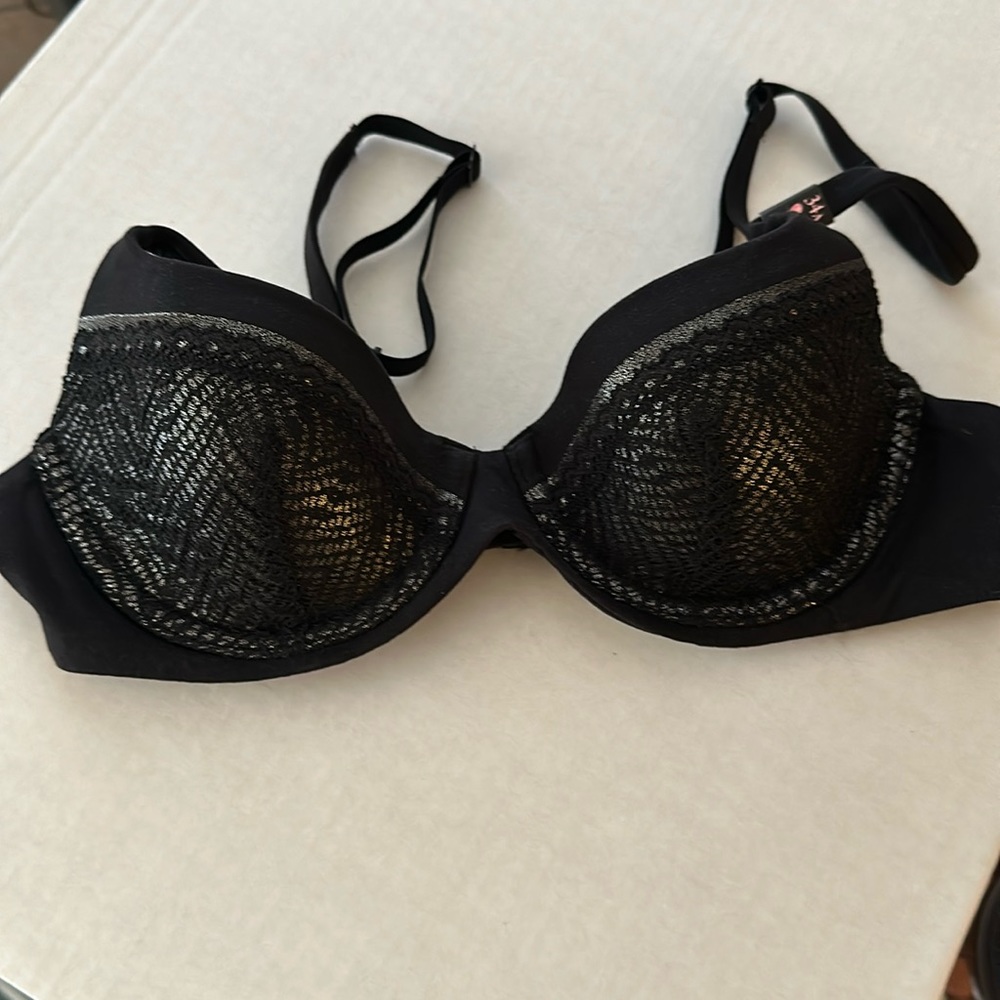 Victoria’s Secret convertible bra
